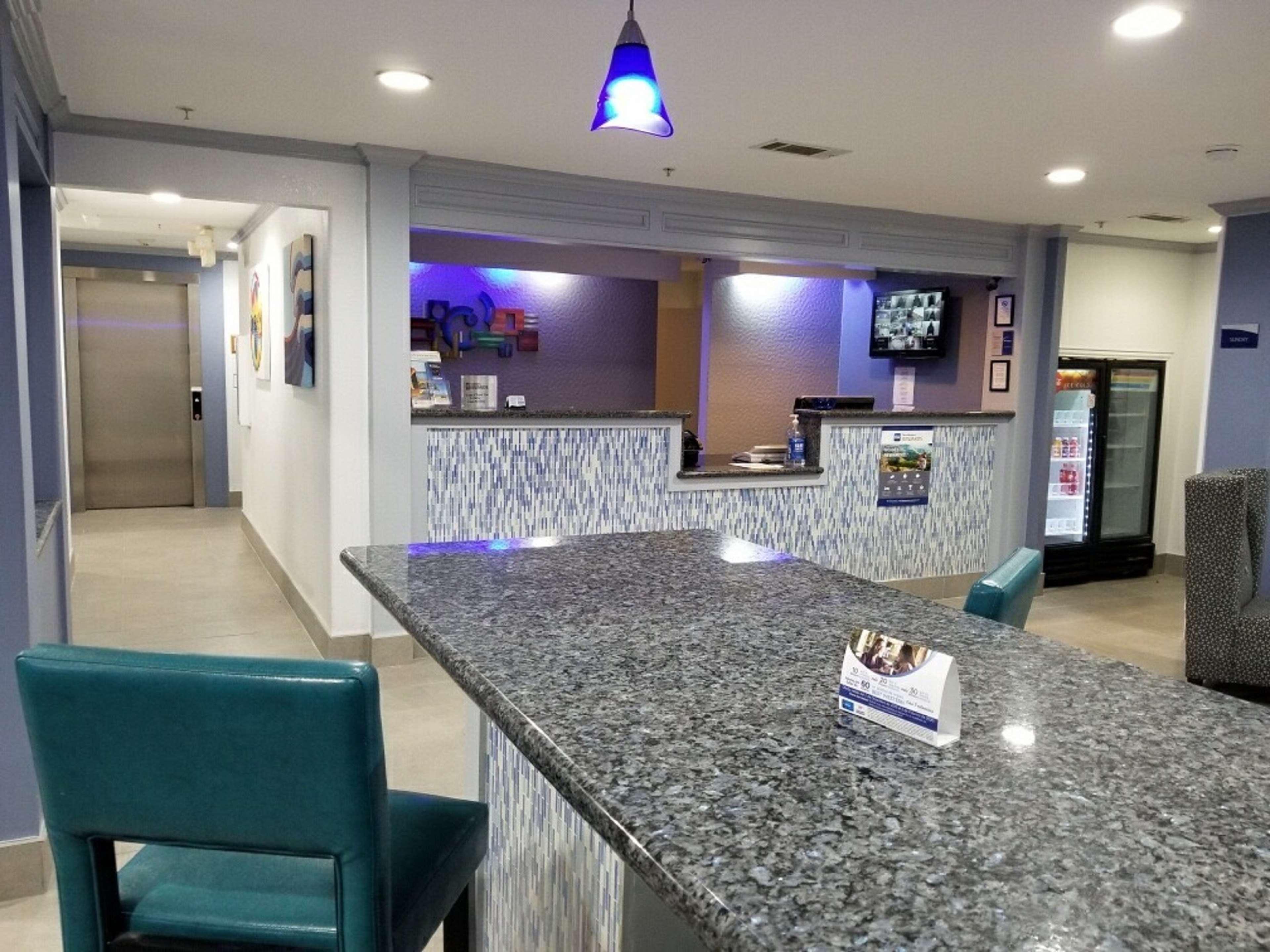 奥兰治县贝斯特韦斯特普拉斯酒店 Vidor 外观 照片